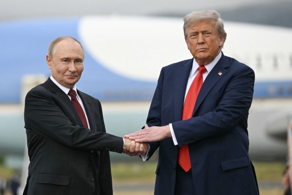 Ông Trump: Mỹ sẵn sàng bước vào giai đoạn 2 trừng phạt Nga Ông Trump: Mỹ sẵn sàng bước vào giai đoạn 2 trừng phạt Nga