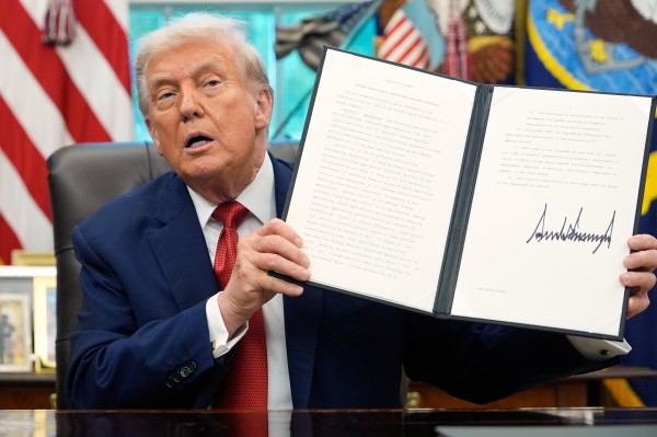Ông Trump ký sắc lệnh hành pháp, rao bán TikTok với giá 14 tỉ USD
