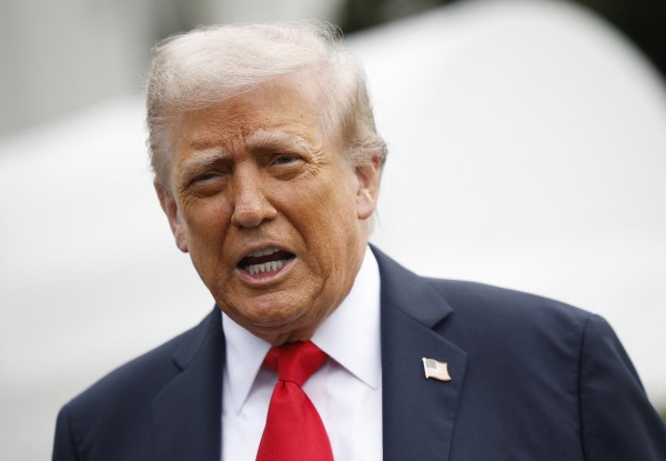 Ông Trump tuyên bố Mỹ đánh chìm 3 thuyền từ Venezuela, gửi thông điệp cho ông Maduro