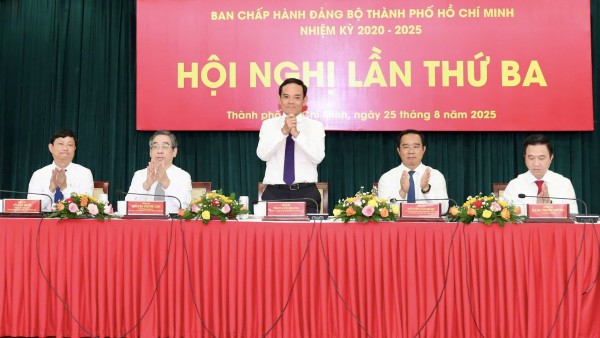 Phân công ông Nguyễn Phước Lộc điều hành công việc hằng ngày của Đảng bộ TP.HCM Phân công ông Nguyễn Phước Lộc điều hành công việc hằng ngày của Đảng bộ TP.HCM