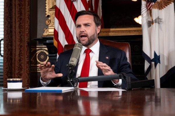 Phó tổng thống Mỹ kêu gọi tố giác người vui mừng về vụ ám sát Charlie Kirk