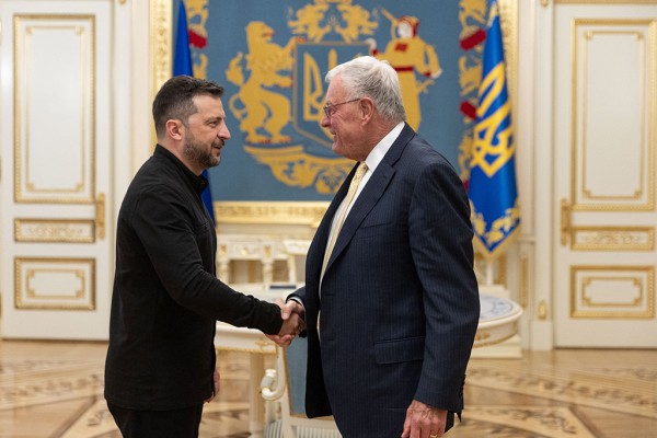 Phương Tây tăng sức ép lên Nga về vấn đề Ukraine
