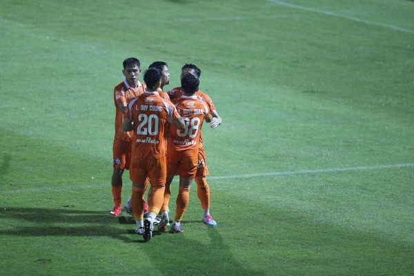 Sao U.23 Việt Nam Lê Viktor thành ‘gà son’, kiến tạo phút 90+7: Hà Tĩnh thắng nhọc Quảng Ninh Sao U.23 Việt Nam Lê Viktor thành ‘gà son’, kiến tạo phút 90+7: Hà Tĩnh thắng nhọc Quảng Ninh
