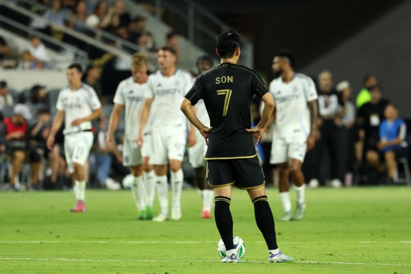 Son Heung-min bất lực vì cột dọc, theo chân Messi không nếm hương vị chiến thắng ngay sân nhà Son Heung-min bất lực vì cột dọc, theo chân Messi không nếm hương vị chiến thắng ngay sân nhà