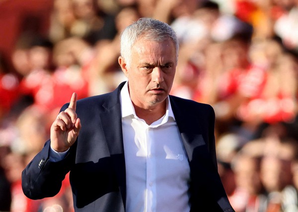Sự nghiệp kỳ lạ của Jose Mourinho
