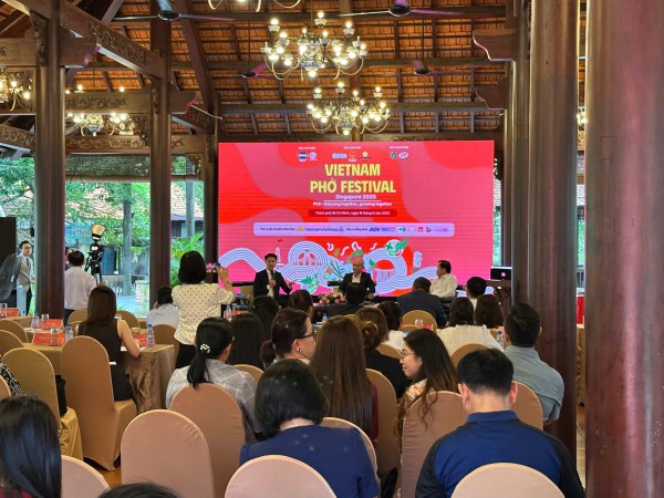 Tìm người nấu phở ngon qua Singapore trổ tài quảng bá Tìm người nấu phở ngon qua Singapore trổ tài quảng bá