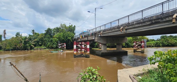 Tìm thấy thi thể nam thiếu niên bị nước cuốn trôi trên Kênh Xáng ở TP.HCM Tìm thấy thi thể nam thiếu niên bị nước cuốn trôi trên Kênh Xáng ở TP.HCM