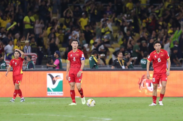 Toàn cảnh vụ nhập tịch 'lậu' của bóng đá Malaysia, FIFA thay đổi quan điểm thế nào?