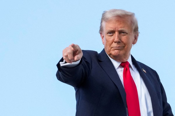 Tổng thống Trump nói chiến sự Ukraine sẽ sớm kết thúc nếu NATO làm theo ông Tổng thống Trump nói chiến sự Ukraine sẽ sớm kết thúc nếu NATO làm theo ông