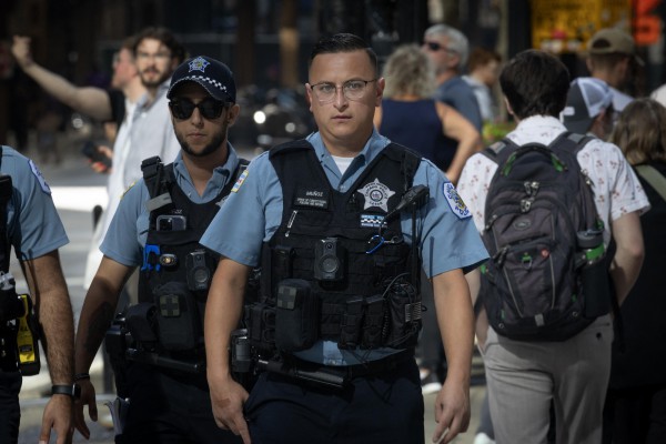 Tổng thống Trump quyết 'dọn dẹp' Chicago