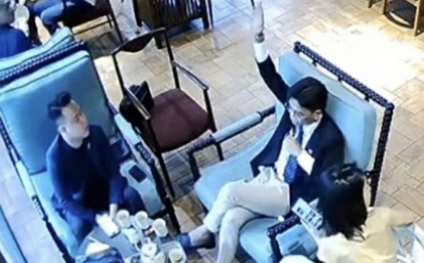 Từ khóa liên quan đến 'tổng tài' được tìm kiếm tăng vọt Từ khóa liên quan đến 'tổng tài' được tìm kiếm tăng vọt