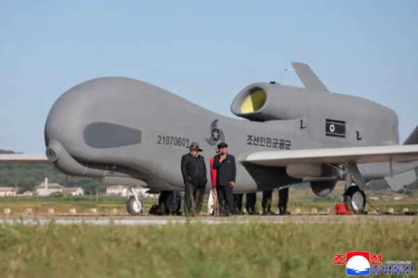 UAV giờ đây uy lực hơn nhờ tấn công bầy đàn bằng AI