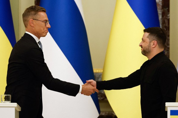 Ukraine hối đồng minh gia tăng sức ép lên Nga Ukraine hối đồng minh gia tăng sức ép lên Nga