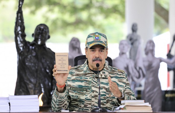 Venezuela điều 25.000 binh sĩ đến biên giới giữa căng thẳng với Mỹ Venezuela điều 25.000 binh sĩ đến biên giới giữa căng thẳng với Mỹ
