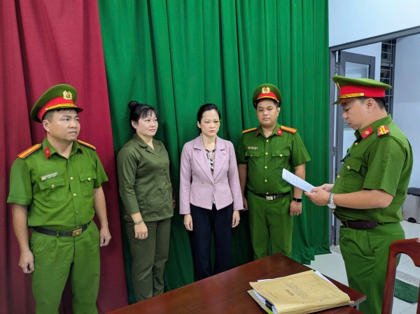 Vụ nha khoa Tuyết Chinh: Bệnh nhân thắc mắc quyền lợi giải quyết thế nào?