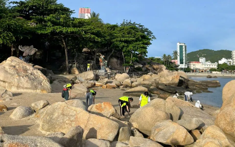 Khánh Hòa: Lan tỏa lối sống xanh, bảo vệ môi trường cảnh quan du lịch.