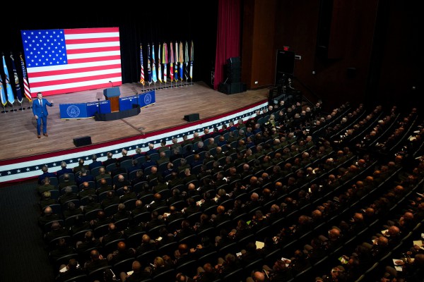 Tổng thống Trump, Bộ trưởng Hegseth nói gì tại buổi họp với các tướng lĩnh cấp cao?