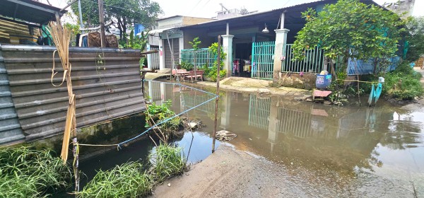 Đường số 2 xã Tân Vĩnh Lộc, dân khốn khổ vì nước ngập triền miên