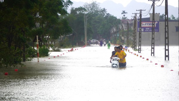 Hơn 4.000 nhà dân ở Thanh Hóa đang bị ngập sâu trong lũ