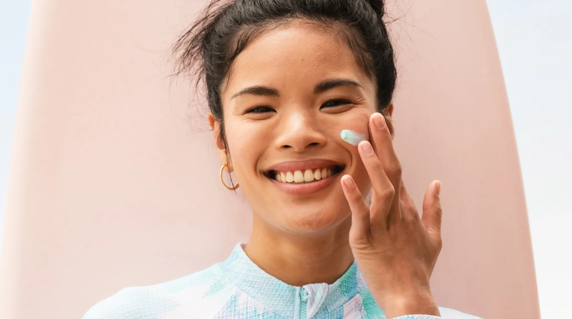 Mỹ phẩm chứa SPF có đủ để bảo vệ làn da?