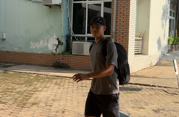 Trần Thành Trung ‘sánh bước’ cùng Vadim Nguyễn hội quân U.23 Việt Nam, Lý Đức vội tập gym