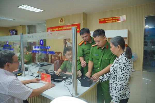 TP.HCM đồng loạt ra mắt 20 bộ phận một cửa tại công an cấp xã