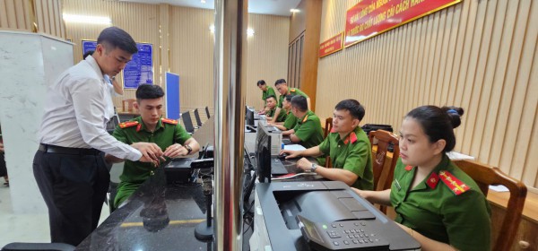 TP.HCM đồng loạt ra mắt 20 bộ phận một cửa tại công an cấp xã