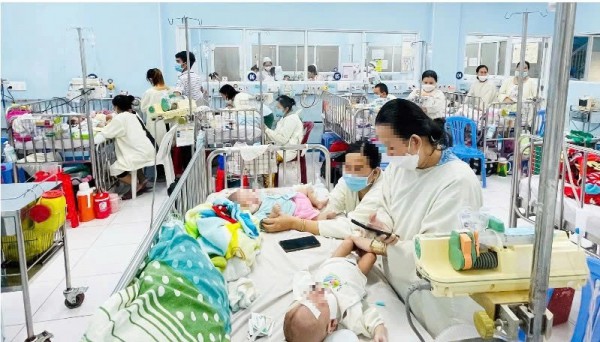 Bệnh hô hấp tăng mạnh, những dấu hiệu ba mẹ cần đưa con đến bệnh viện ngay Bệnh hô hấp tăng mạnh, những dấu hiệu ba mẹ cần đưa con đến bệnh viện ngay