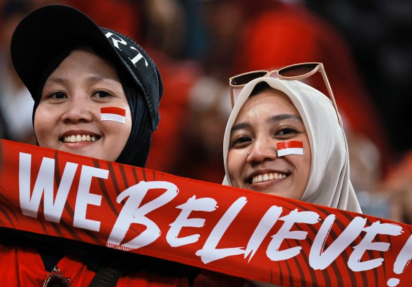 HLV Kluivert thất vọng ê chề vì Indonesia thua đau, bất ngờ đưa trọng tài lên tận mây xanh HLV Kluivert thất vọng ê chề vì Indonesia thua đau, bất ngờ đưa trọng tài lên tận mây xanh