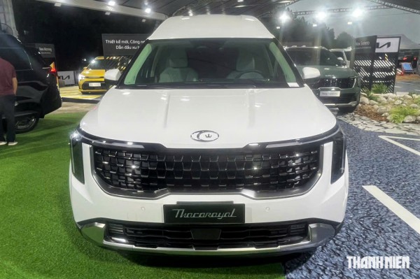 KIA Carnival 2025 thêm bản 'xe chủ tịch' 4 chỗ ngồi, có vách ngăn với khoang lái KIA Carnival 2025 thêm bản 'xe chủ tịch' 4 chỗ ngồi, có vách ngăn với khoang lái