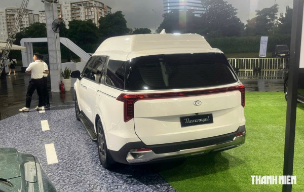 KIA Carnival 2025 thêm bản 'xe chủ tịch' 4 chỗ ngồi, có vách ngăn với khoang lái KIA Carnival 2025 thêm bản 'xe chủ tịch' 4 chỗ ngồi, có vách ngăn với khoang lái