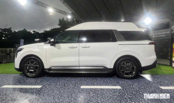 KIA Carnival 2025 thêm bản 'xe chủ tịch' 4 chỗ ngồi, có vách ngăn với khoang lái KIA Carnival 2025 thêm bản 'xe chủ tịch' 4 chỗ ngồi, có vách ngăn với khoang lái