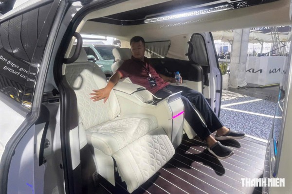KIA Carnival 2025 thêm bản 'xe chủ tịch' 4 chỗ ngồi, có vách ngăn với khoang lái KIA Carnival 2025 thêm bản 'xe chủ tịch' 4 chỗ ngồi, có vách ngăn với khoang lái
