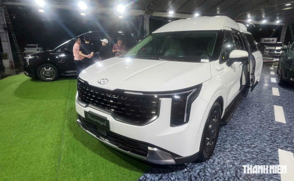 KIA Carnival 2025 thêm bản 'xe chủ tịch' 4 chỗ ngồi, có vách ngăn với khoang lái KIA Carnival 2025 thêm bản 'xe chủ tịch' 4 chỗ ngồi, có vách ngăn với khoang lái