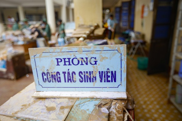 Hình ảnh Trường ĐH Sư phạm Thái Nguyên ngổn ngang sau lũ lịch sử