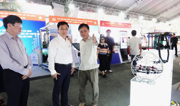 Triển lãm thiết bị công nghệ chiến lược tại Đại hội Đảng bộ TP.HCM
