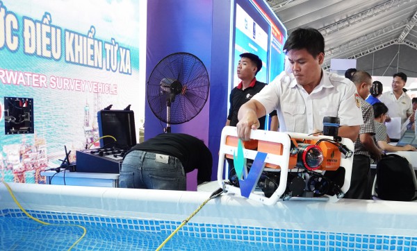 Triển lãm thiết bị công nghệ chiến lược tại Đại hội Đảng bộ TP.HCM
