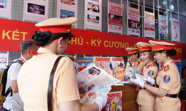 Xây dựng TP.HCM là thành phố XHCN tiêu biểu Xây dựng TP.HCM là thành phố XHCN tiêu biểu
