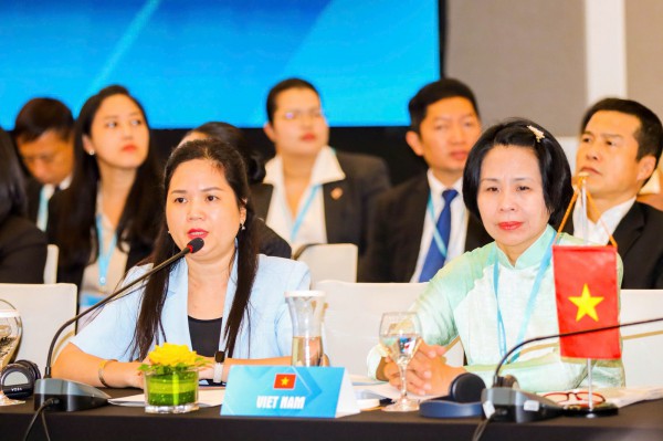 FIFA đã đầu tư 34 triệu USD cho bóng đá Đông Nam Á: Việt Nam được gì? FIFA đã đầu tư 34 triệu USD cho bóng đá Đông Nam Á: Việt Nam được gì?