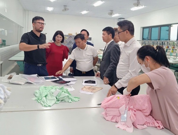 Sao Đỏ 2025: Đoàn thẩm định số 10 tìm kiếm những "ngôi sao doanh nhân" mới