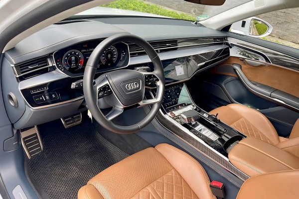 Xe 'độc' Audi S8 đã qua sử dụng 4 năm rớt giá gần 10 tỉ đồng Xe 'độc' Audi S8 đã qua sử dụng 4 năm rớt giá gần 10 tỉ đồng