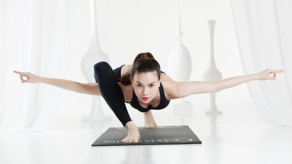 Sao Việt khoe đẹp: Hồ Ngọc Hà tập yoga hơn 15 năm để dáng đẹp, trẻ trung