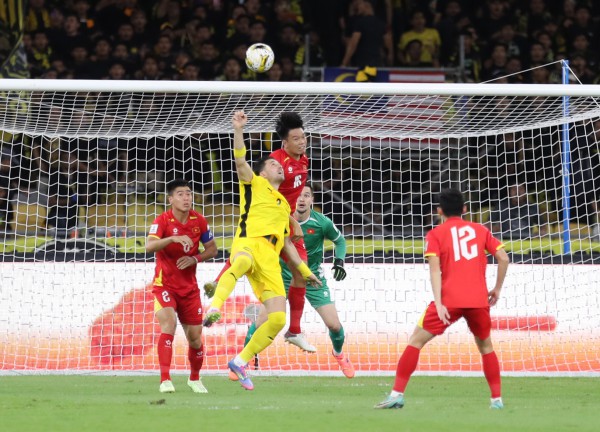 Sao bóng đá Malaysia kêu gọi bầu Chủ tịch FAM mới phải thật sự 'chính trực' Sao bóng đá Malaysia kêu gọi bầu Chủ tịch FAM mới phải thật sự 'chính trực'