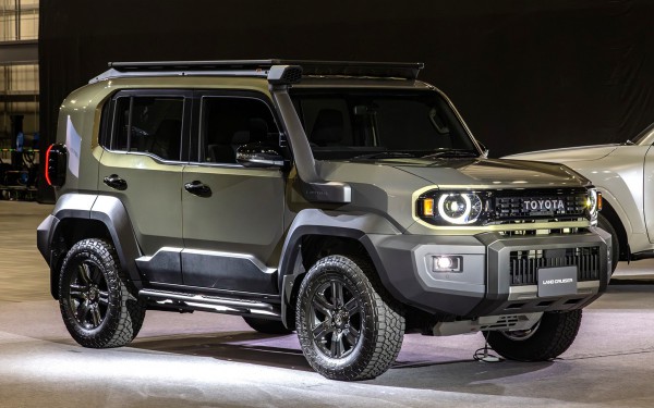 Toyota Land Cruiser FJ rộng đường về Việt Nam với giá mềm