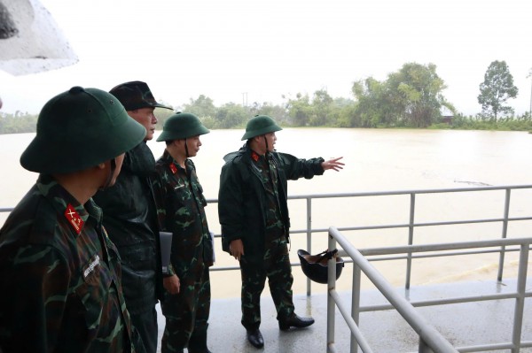 Mưa lũ chia cắt vùng tây TP.Đà Nẵng, Quân khu 5 trực chiến ứng cứu Mưa lũ chia cắt vùng tây TP.Đà Nẵng, Quân khu 5 trực chiến ứng cứu
