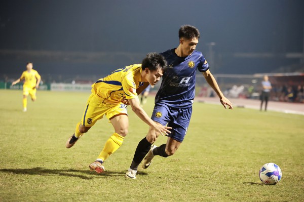 Đua trụ hạng V-League khốc liệt: HAGL và Thanh Hóa không từ bỏ, cựu vương lâm nguy