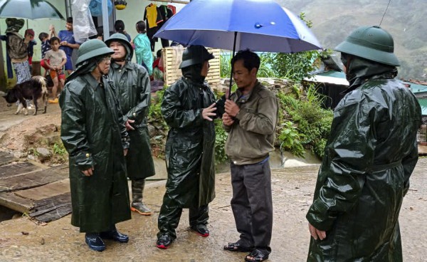 Tiếp cận được 5 thôn bị cô lập ở xã Ngọc Linh, Quảng Ngãi Tiếp cận được 5 thôn bị cô lập ở xã Ngọc Linh, Quảng Ngãi