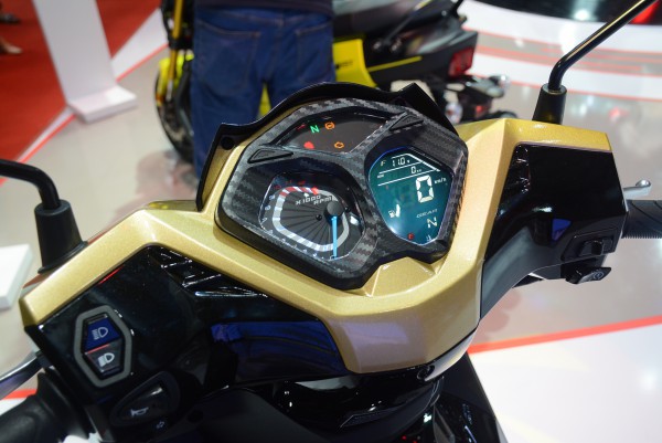 Quan niệm sai lầm của nhiều người Việt khi đổ xăng cho xe máy Quan niệm sai lầm của nhiều người Việt khi đổ xăng cho xe máy