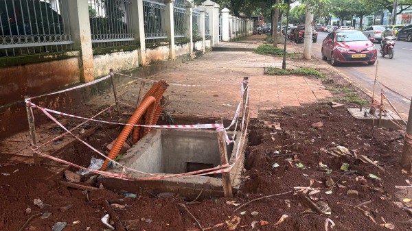 Đắk Lắk: Yêu cầu tạm dừng tình trạng ‘đào xới vỉa hè gây bức xúc’