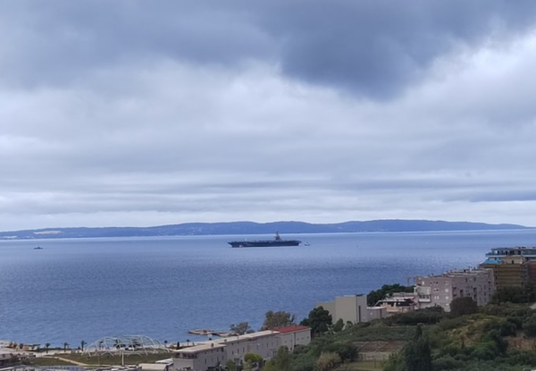 Tàu sân bay Mỹ đang tập hợp đội tàu hộ tống để đến Caribbean Tàu sân bay Mỹ đang tập hợp đội tàu hộ tống để đến Caribbean
